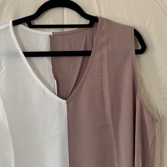 V-neck color block tank in light brown and cream. Lightweight, new in bag - Picture 2 of 6